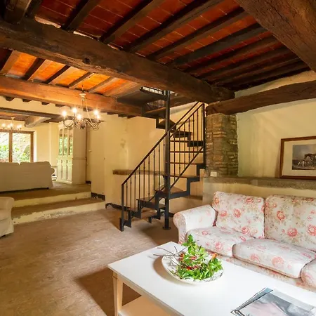 Casale Il Ginepro By Vacavilla Villa